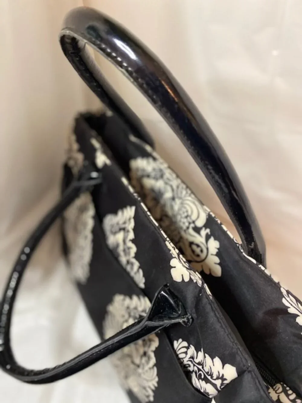 Chic Damask Insulated Lunch Bag Tote – Black & Cream Baroque Cooler with Patent